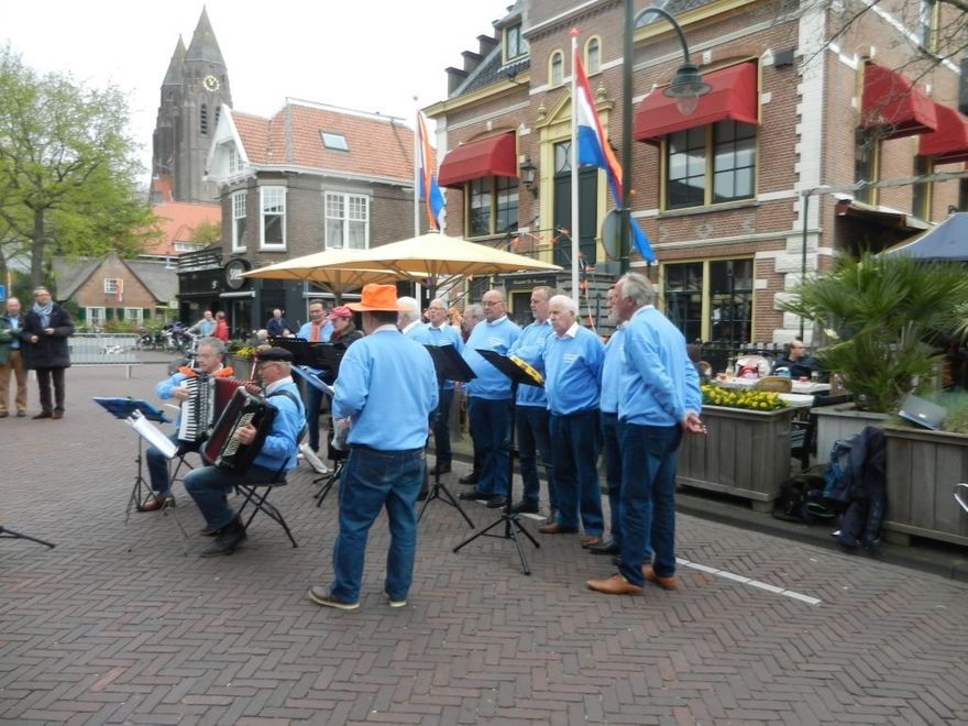 27 april  2017 De eerste optredens